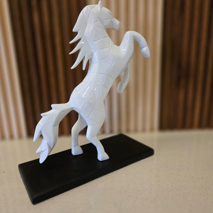 white horse showpiece for home vastu