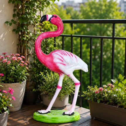 Decorative flamingo animal statue for lawn and garden decor