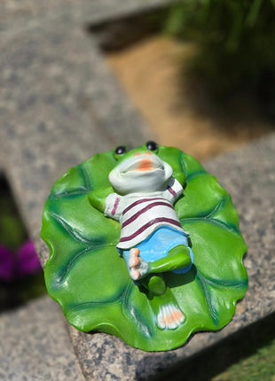 Cute Frog on Leaf Garden Decor | Relaxing Frog Statue for Outdoor, Balcony & Plant Decoration - Pctkart