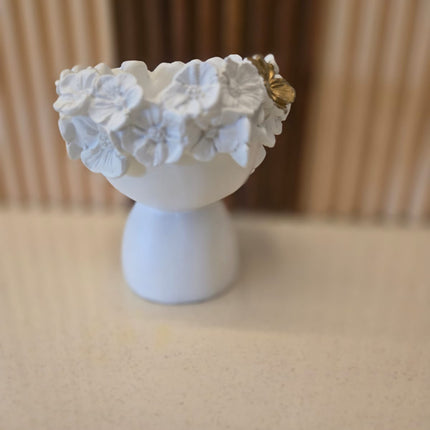 Designer face vase for coffee table and office decor